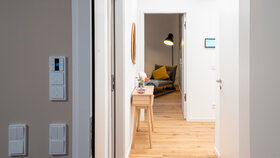 Wohnung mieten | ZWEI im Pelikan-Viertel heller Flur