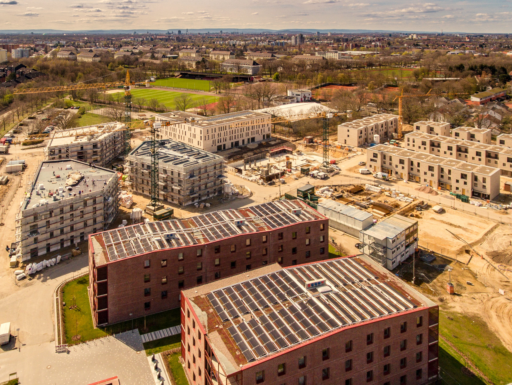 Fotovolatik im Herzkamp_Klimaschonend bauen_Gundlach Nachhaltigkeitsbericht Fotovolatik im Herzkamp_Klimaschonend bauen_Gundlach Nachhaltigkeitsbericht