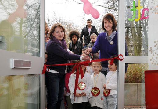 Alexandra Grycz, Kita Nussriede (links) und Kathrin Rückriem, IGS Roderbruch eröffnen die Lernwerkstatt im Gundlach Nachbarschaftzentrum Roderbruch