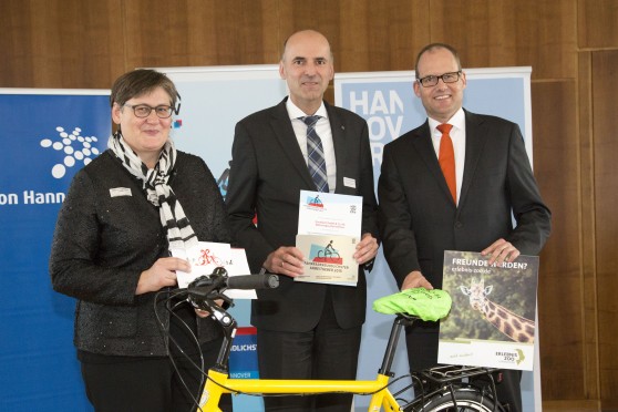 Umweltdezernentin Sabine Tegtmeyer-Dette, Franz-Josef Gerbens und Verkehrsdezernent Ulf-Birger Franz Umweltdezernentin Sabine Tegtmeyer-Dette, Franz-Josef Gerbens und Verkehrsdezernent Ulf-Birger Franz