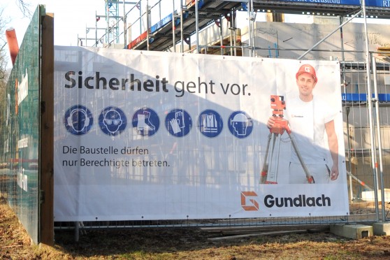 Neue Banner erhöhen die Aufmerksamkeit für die Arbeitssicherheit.