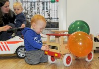 kleiner Baulöwe mit Gundlach-Laster