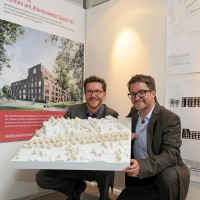 Bauherr Lorenz Hansen, Gundlach und Preisträger Architekturbüro gruppeomp, Geschäftsführer Oliver Platz