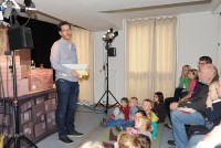 Lorenz Hansen begrüßt das Publikum Lorenz Hansen begrüßt das Publikum