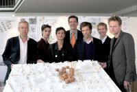 Gundlach-Geschäftsführer Lorenz Hansen (4.v.l.) mit den Sieger-Architekten